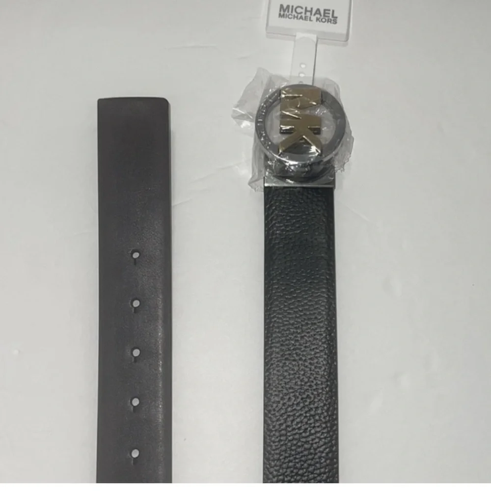 MICHAEL KORS MK Logo Twist Reversible Genuine LEATHER Black & Brown Belt.NWT